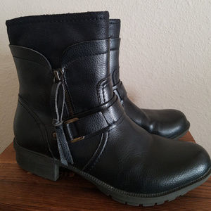 7.5 Clarks Black Riddle Avant Ankle Moto Boot